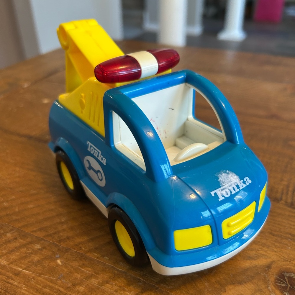 Tonka tow truck as is does NOT work